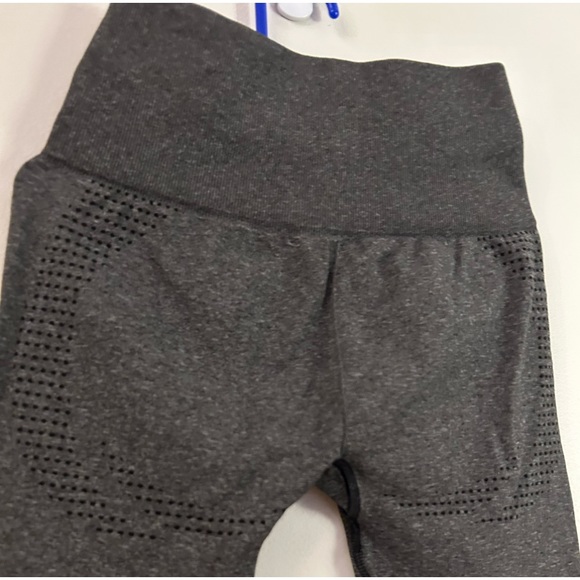Gymshark Dark Grey Leggings - Picture 4 of 9